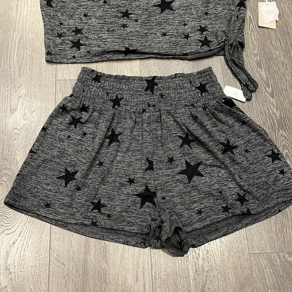 Love by GAP Lounge wear shorts and tee set. - Picture 3 of 5
